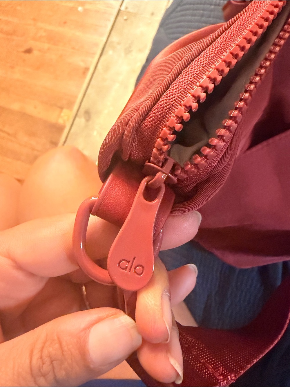 ALO Yoga Coral-Red Everyday Tote - Picture 3 of 4
